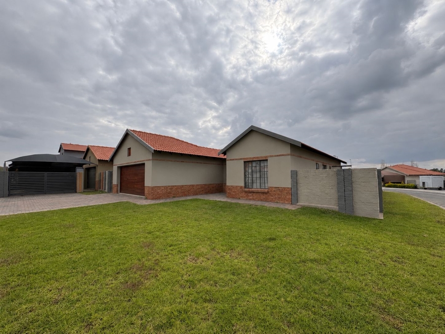 3 Bedroom Property for Sale in Waterkloof East North West